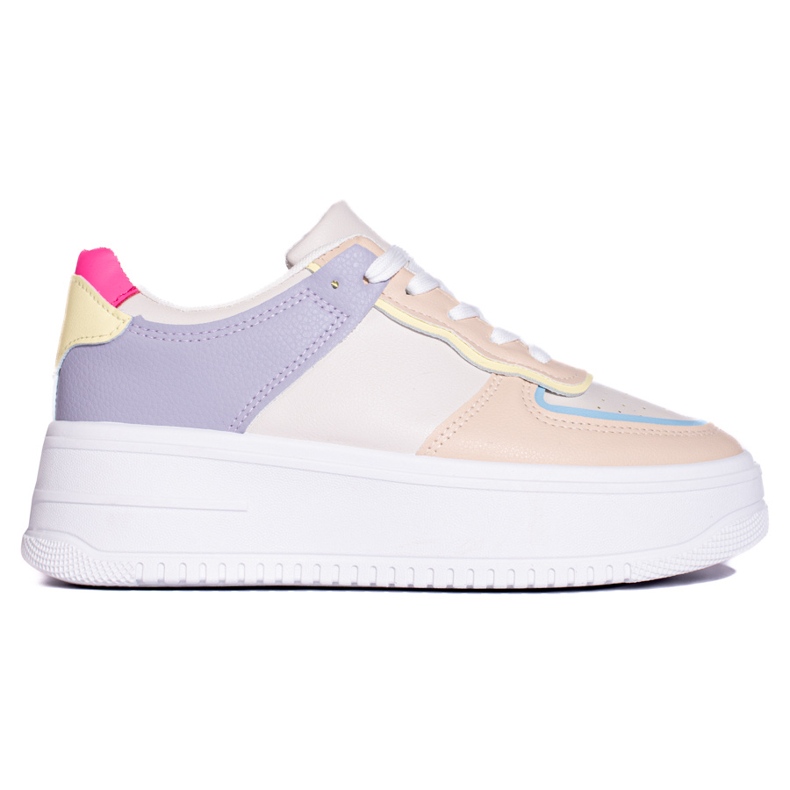 Zapatillas multicolores sobre una gruesa plataforma Shelovet. beige
