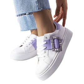 Deportivas blancas decoradas con hebilla Ike morada blanco