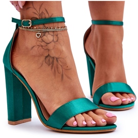 Sandalias de tacón alto de satén verde Linsy