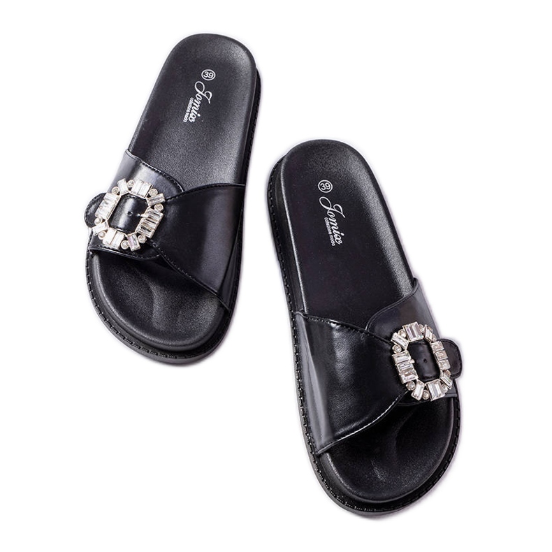 Chanclas negras decoradas con pedrería de Griegsvei negro