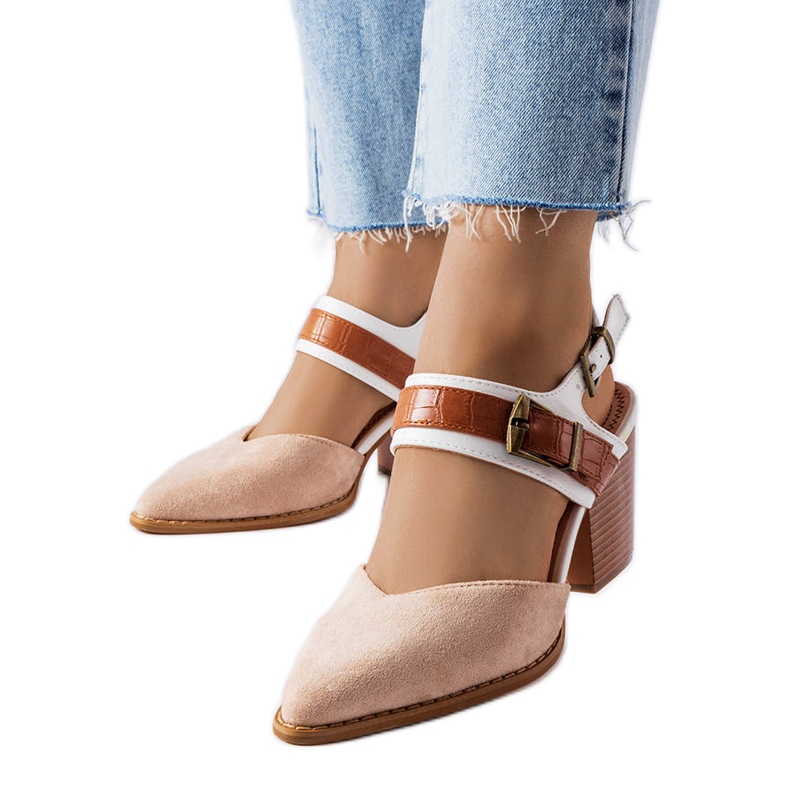 Zapatos de tacón de aguja beige de Hardouin