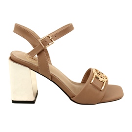 Filippo Sandalias femeninas en un poste dorado con un adorno DS4502 beige
