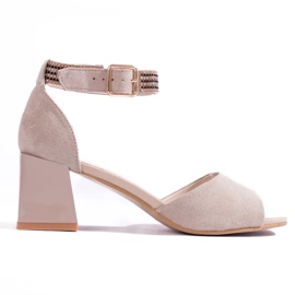 Sandalias de mujer beige con tacón bajo de Shelovet