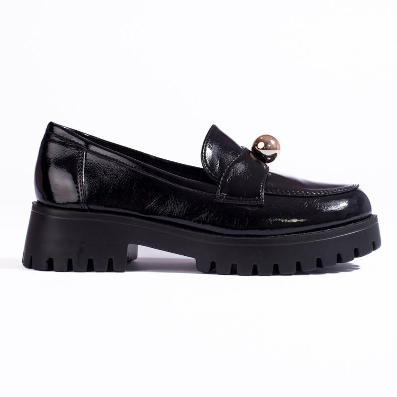 Mocasín negro lacado con adornos Shelovet dorados