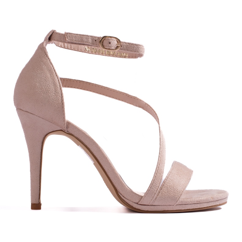 Sandalias de mujer beige con tacón alto de Shelovet.