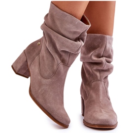 Maciejka Suede Slip-On Boots 06005-10 Beige oscuro
