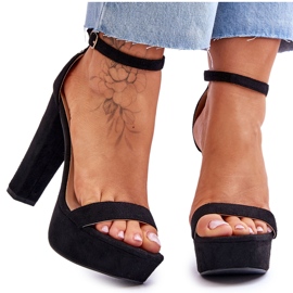 Cómodas Sandalias De Ante Con Tacón Negro Essence