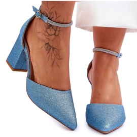 Bombas mágicas azules brillantes elegantes con diamantes de imitación