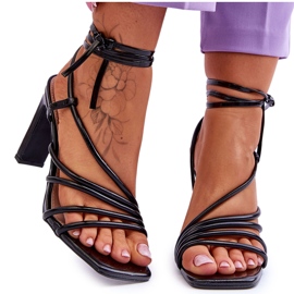Sandalias de tacón negras Tessoro de moda negro