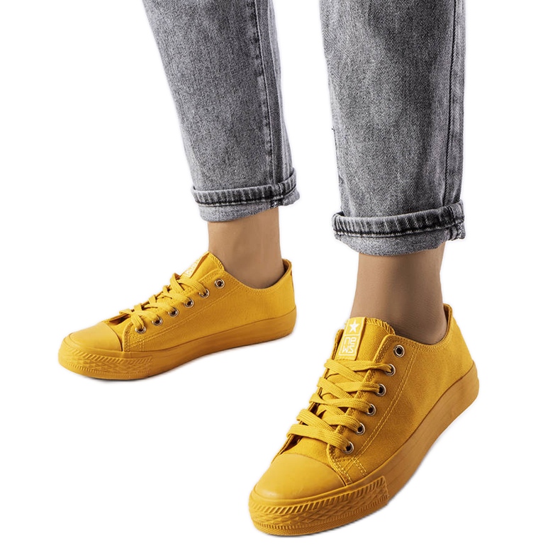 Zapatillas de tela amarillas de Esmeraude amarillo