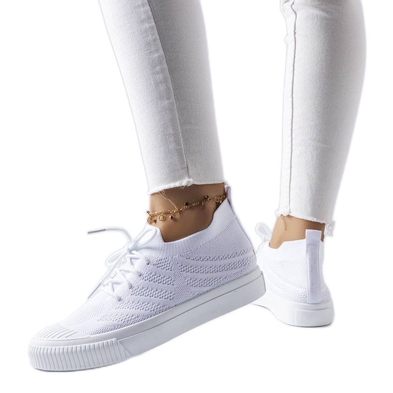 Deportivas blancas confeccionadas en tejido elástico de Polaire blanco