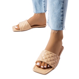 Chanclas elegantes beige con acolchado de Labrie