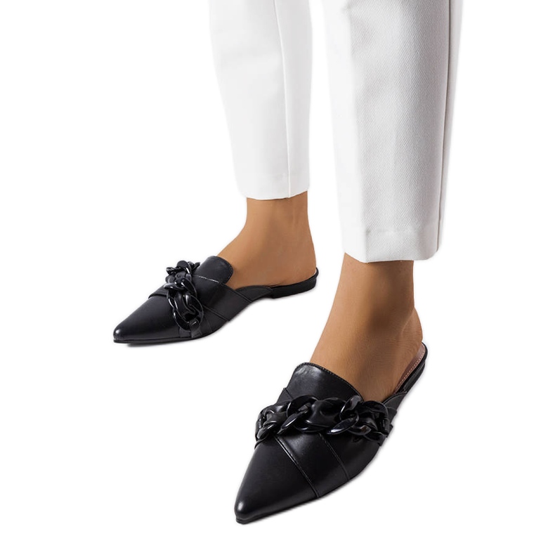 Elegantes sandalias negras con cadena de Patenaude negro