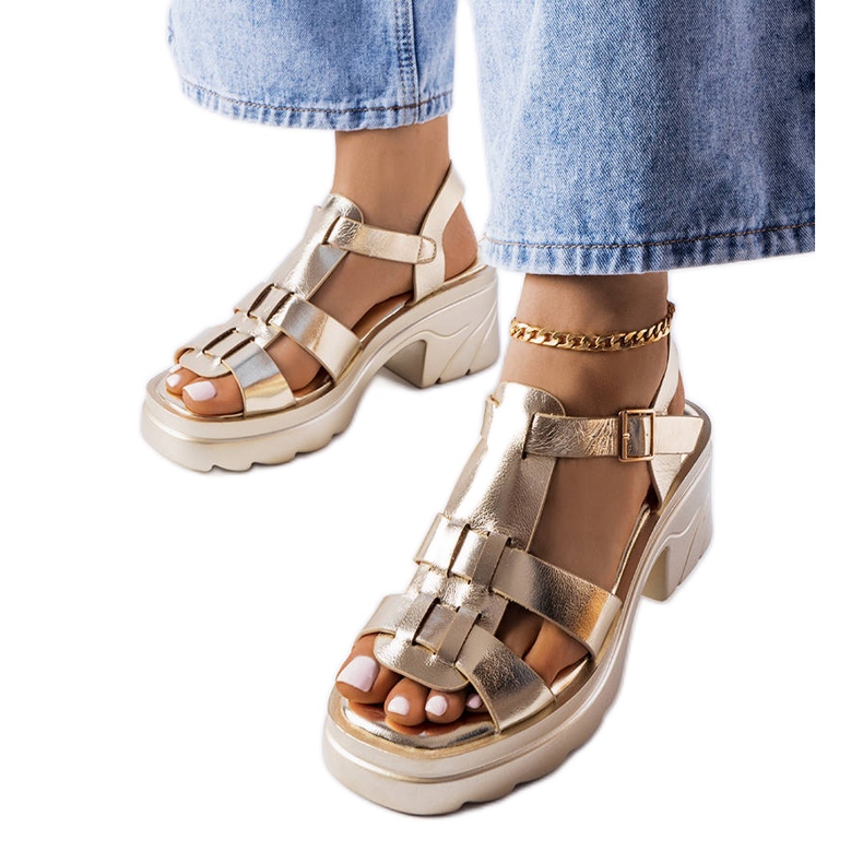 BM Sandalia tacón stiletto dorado atardecer