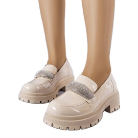 Zapatos brogue lacados en beige con circonitas cúbicas de Mouss