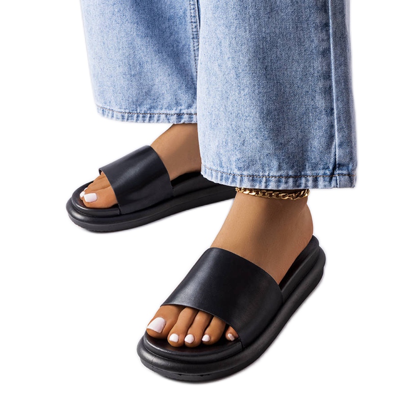 BM Zapatillas negras en la plataforma Paquette negro