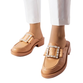 Chanclas marrones con puntera integrada de Columbus marrón