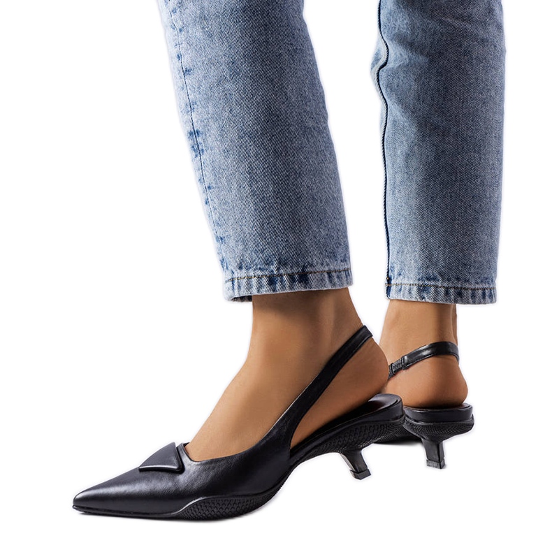 Sandalias negras de tacón bajo de Labonté negro Sandalias negras de tacón bajo de Labonté negro