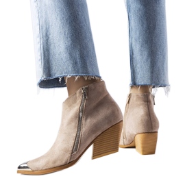 Botas cowboy con puntera de metal beige de Vergne