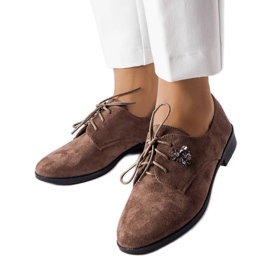Zapatos brogue marrones con aplicación de circonitas de Carignan marrón