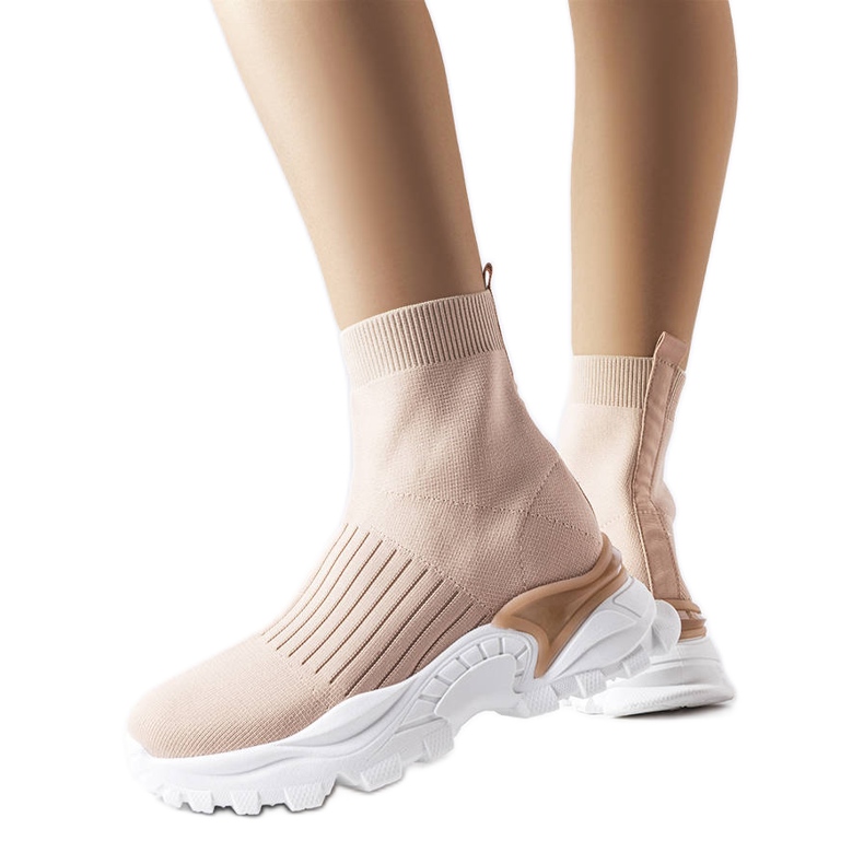 Zapatillas beige con parte superior elástica de Antonio