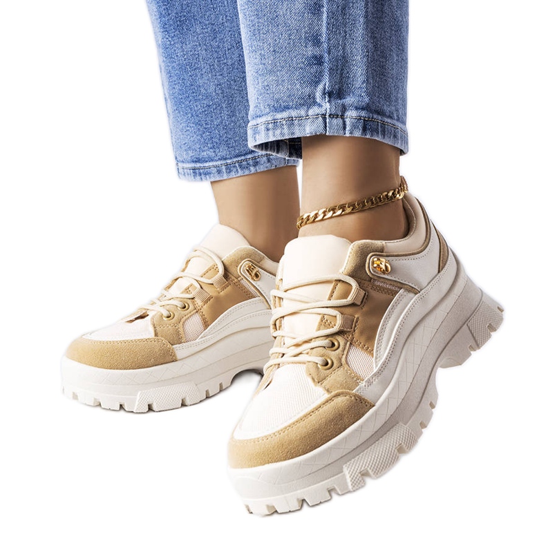 Via zapatos marrones de suela baja con protector beige