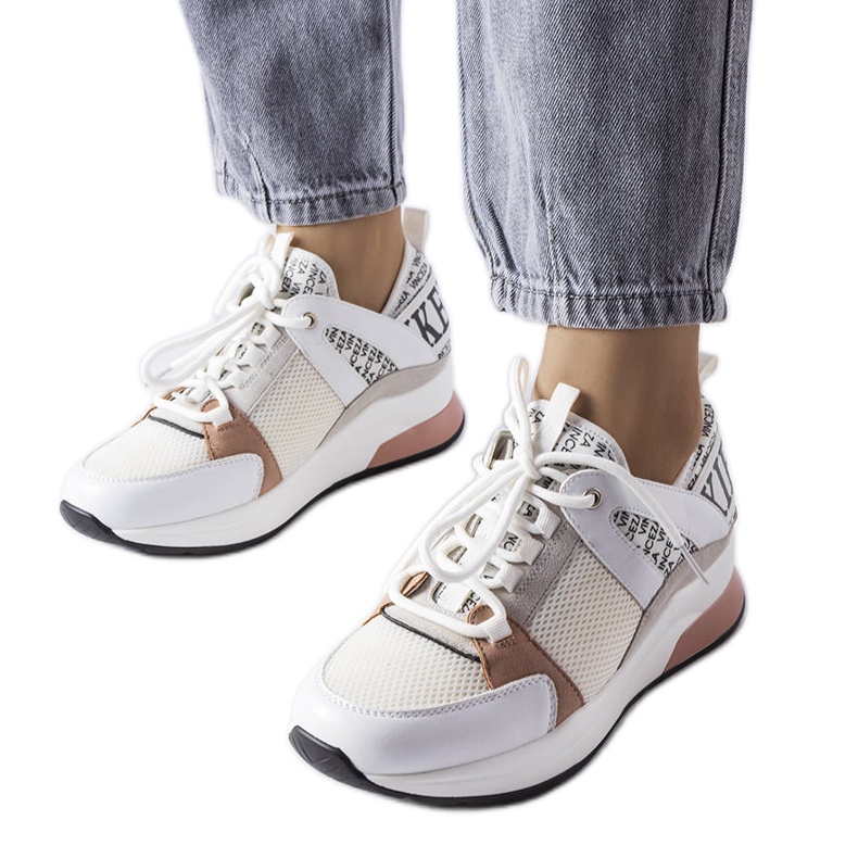 Venezia Zapatillas blancas y rosas de Vincez. blanco
