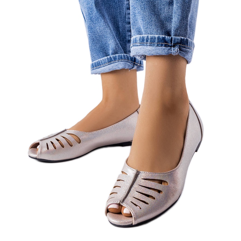 Bailarinas plateadas metalizadas con aberturas de Fongemie plata