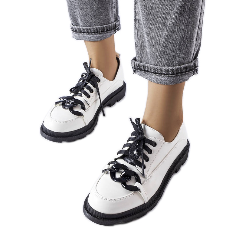 Zapatos brogue blancos con cadena de Allain