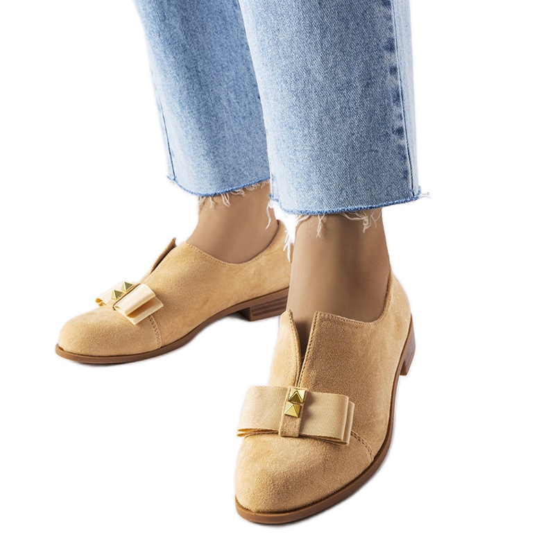 Zapatos brogue beige con lazo de Poplar Zapatos brogue beige con lazo de Poplar