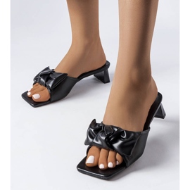 Sandalias negras de tacón con lazo Oak negro