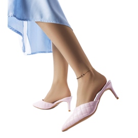 Chanclas acolchadas rosas de Lambert