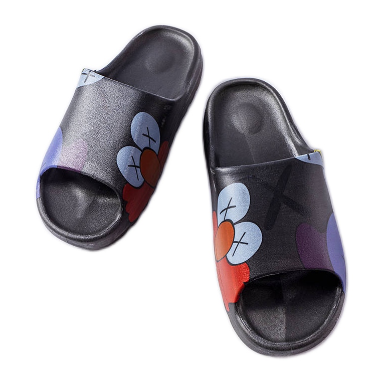 Chanclas negras con suela y estampados negro