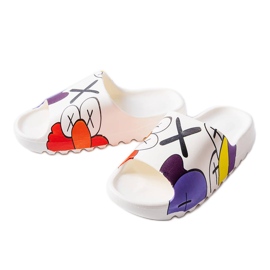 Babuchas blancas con suela y estampados blanco