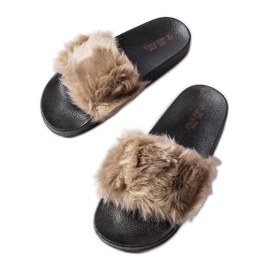 Babuchas beige con pelo de Genevre Babuchas beige con pelo de Genevre