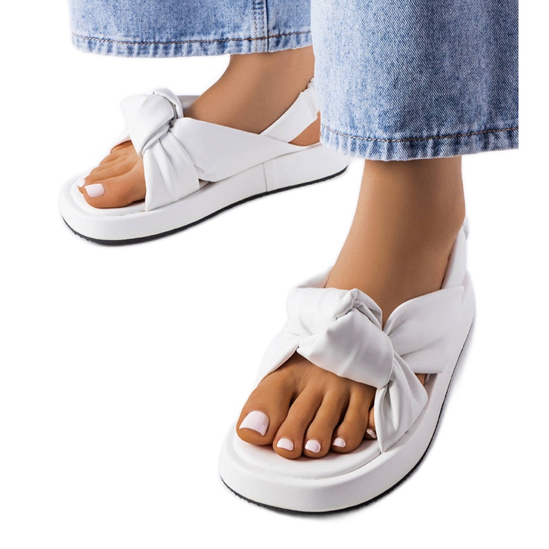 Sandalias de cuña blancas de Clarice blanco Sandalias de cuña blancas de Clarice blanco