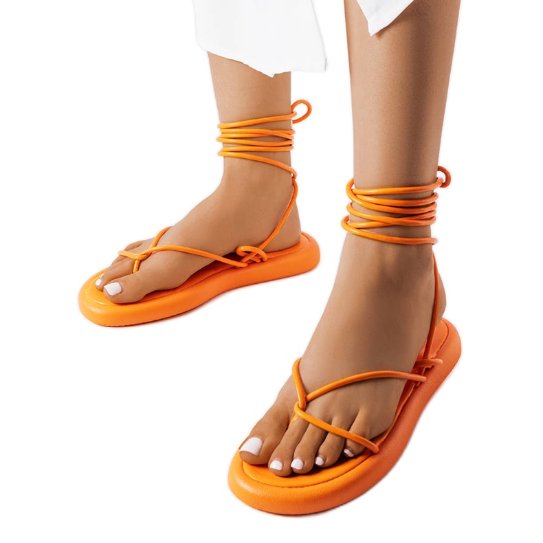 Sandalias naranjas con cordones de Laurence