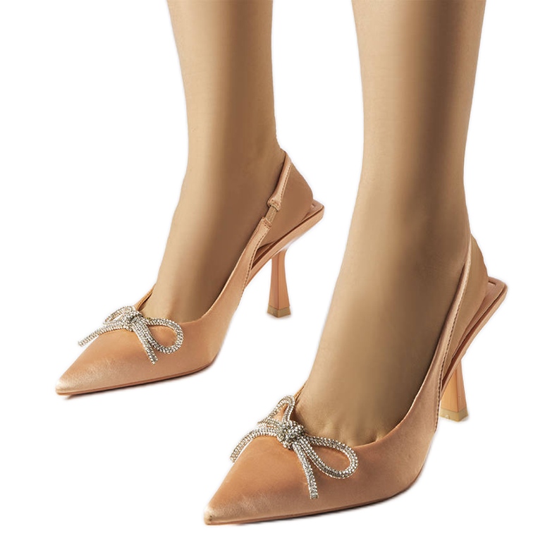 Tacones beige con lazo Wildrose Tacones beige con lazo Wildrose