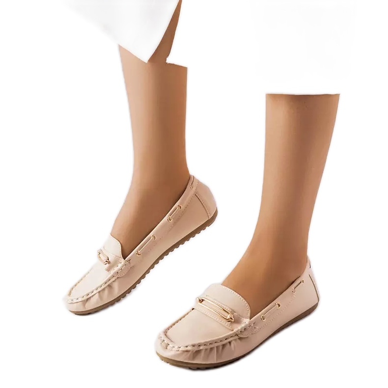 BM Mocasín beige decorado con aplique Seattle
