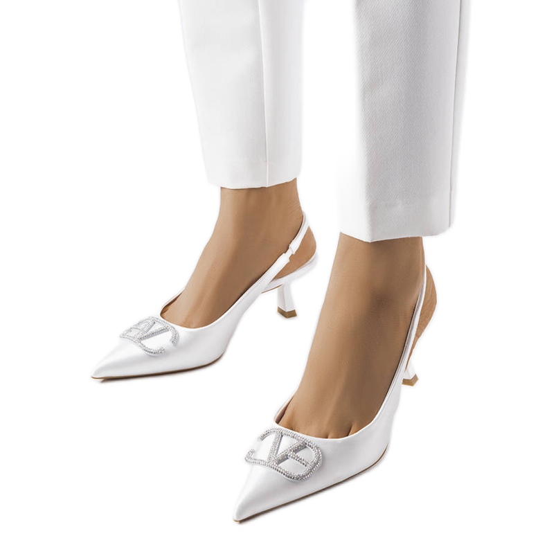 Zapatos de tacón blancos con circonitas de Lafontaine Zapatos de tacón blancos con circonitas de Lafontaine