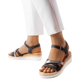 Sandalias de cuña negras de Ridenour. negro