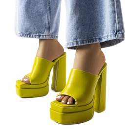 Sandalias verdes de tacón alto de Mercure