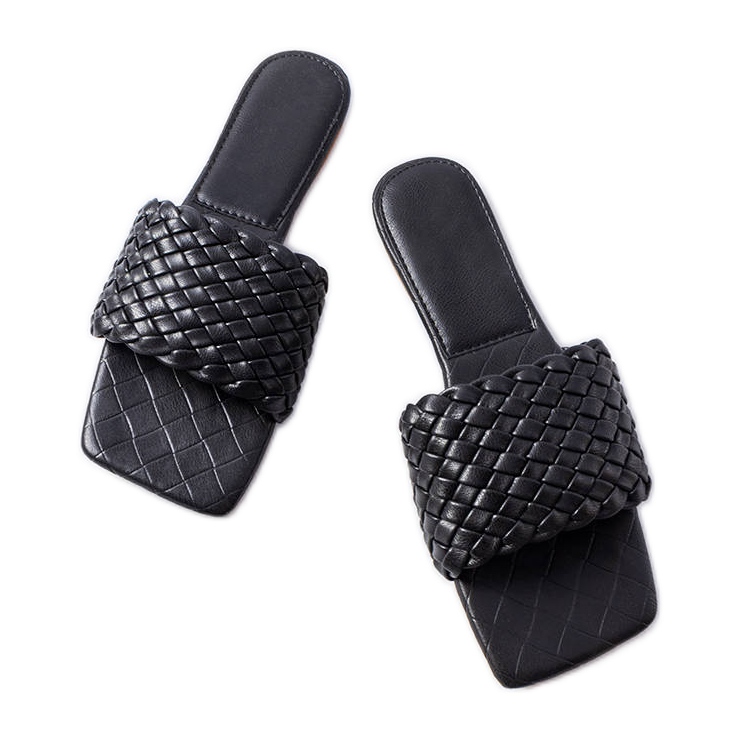 Chanclas tejidas en negro pan de oro