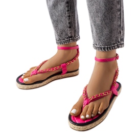 Sandalias rosas decoradas con una cadena de Varieur rosado
