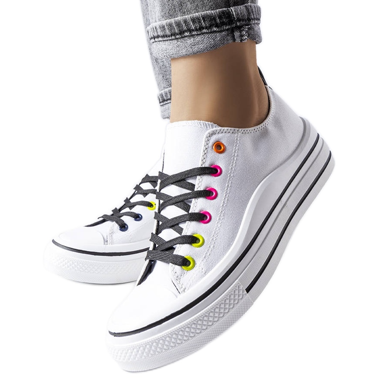 Zapatillas blancas con plataforma de Bois blanco