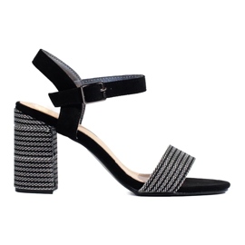 Sandalias negras de mujer con tacón decorativo de Shelovet negro