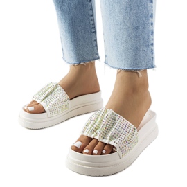 Sandalias blancas en la plataforma con circonitas cúbicas de Franet blanco