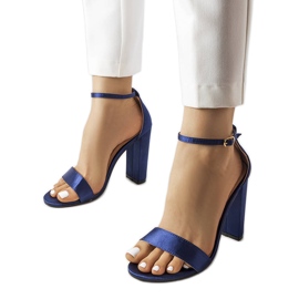 Sandalias de tacón azul marino de Rive