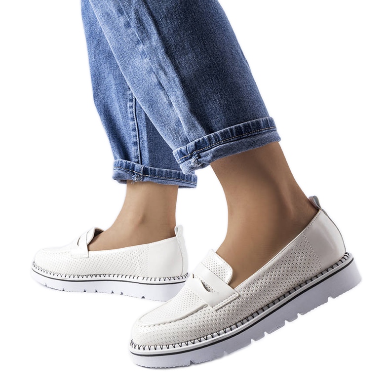 Zapatos perforados blancos de Bloomsburg