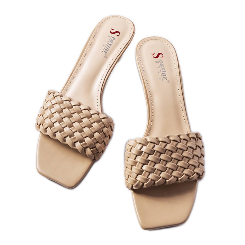 Sandalias beige de tacón bajo de Burbank